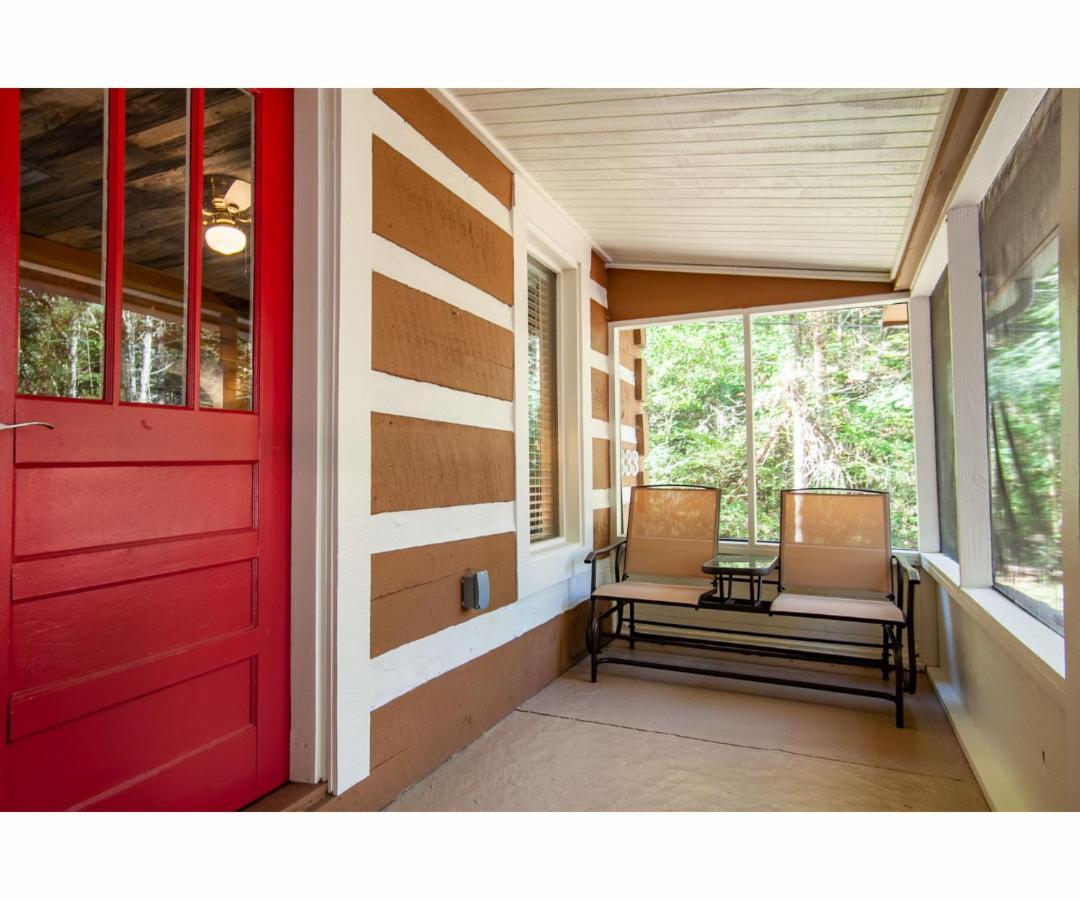 Beary Relaxing Cabin - Rustic With Outdoor Patio Seri Kembangan Exterior foto