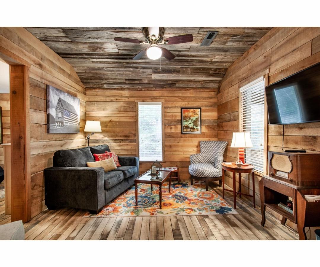 Beary Relaxing Cabin - Rustic With Outdoor Patio Seri Kembangan Exterior foto