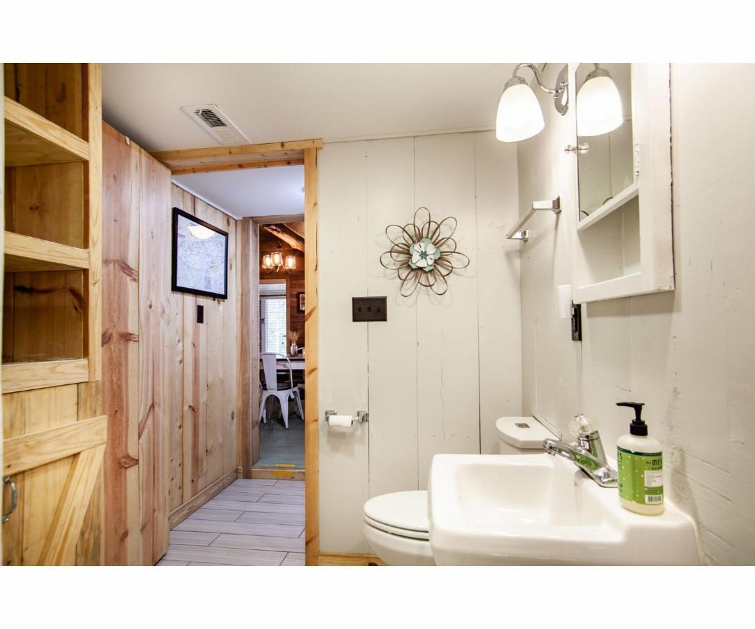 Beary Relaxing Cabin - Rustic With Outdoor Patio Seri Kembangan Exterior foto